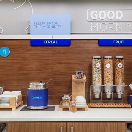 Holiday Inn Express & Suites - Порт-Элджин Экстерьер фото